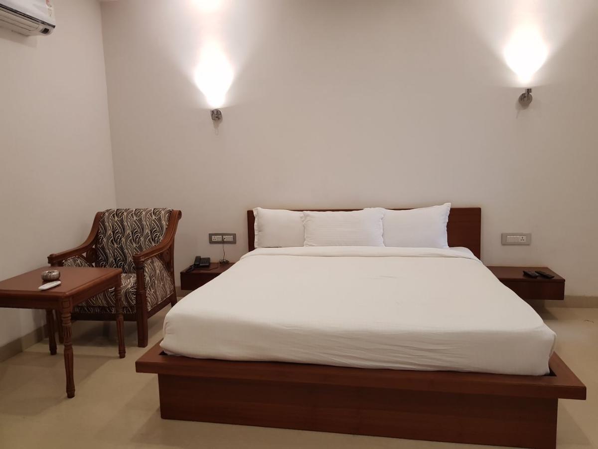 Hotel Tania Searock Даман Экстерьер фото
