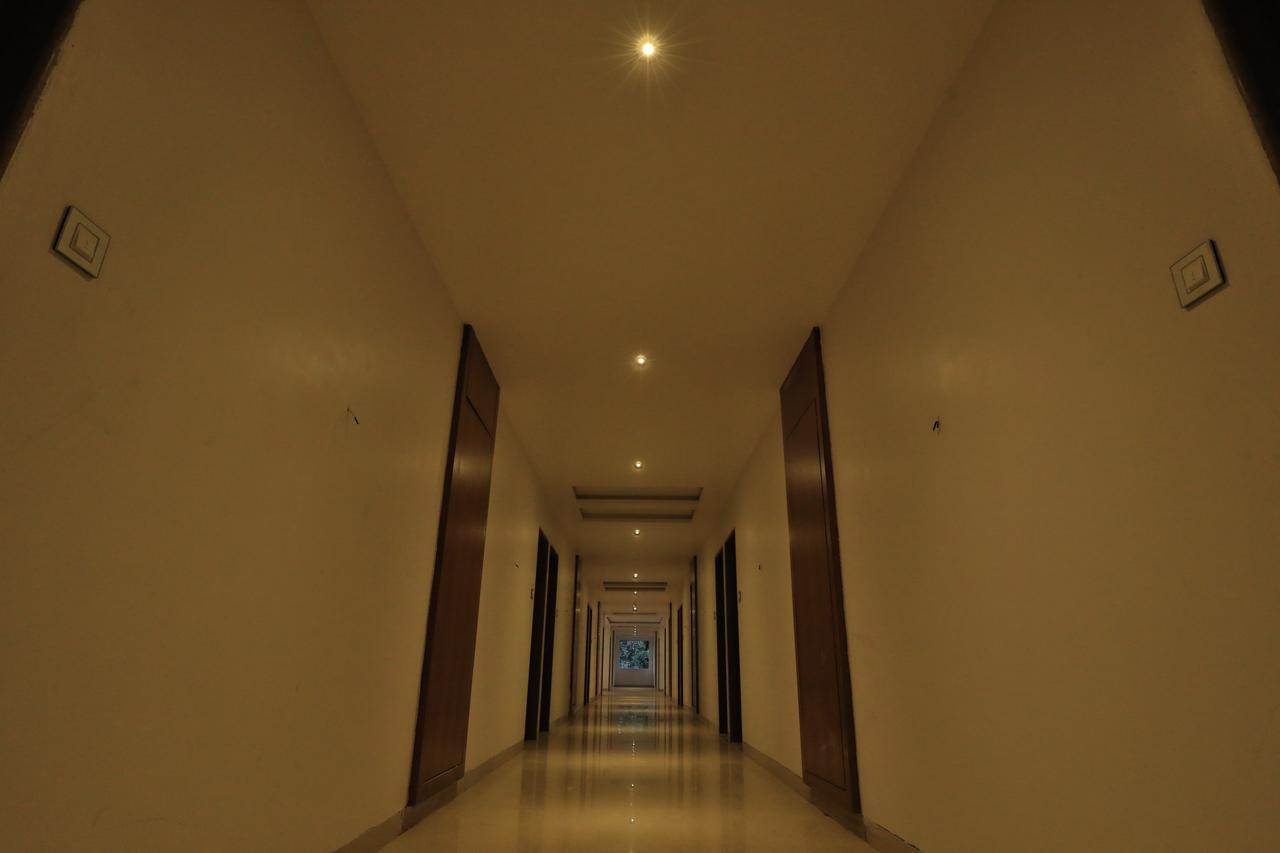 Hotel Tania Searock Даман Экстерьер фото
