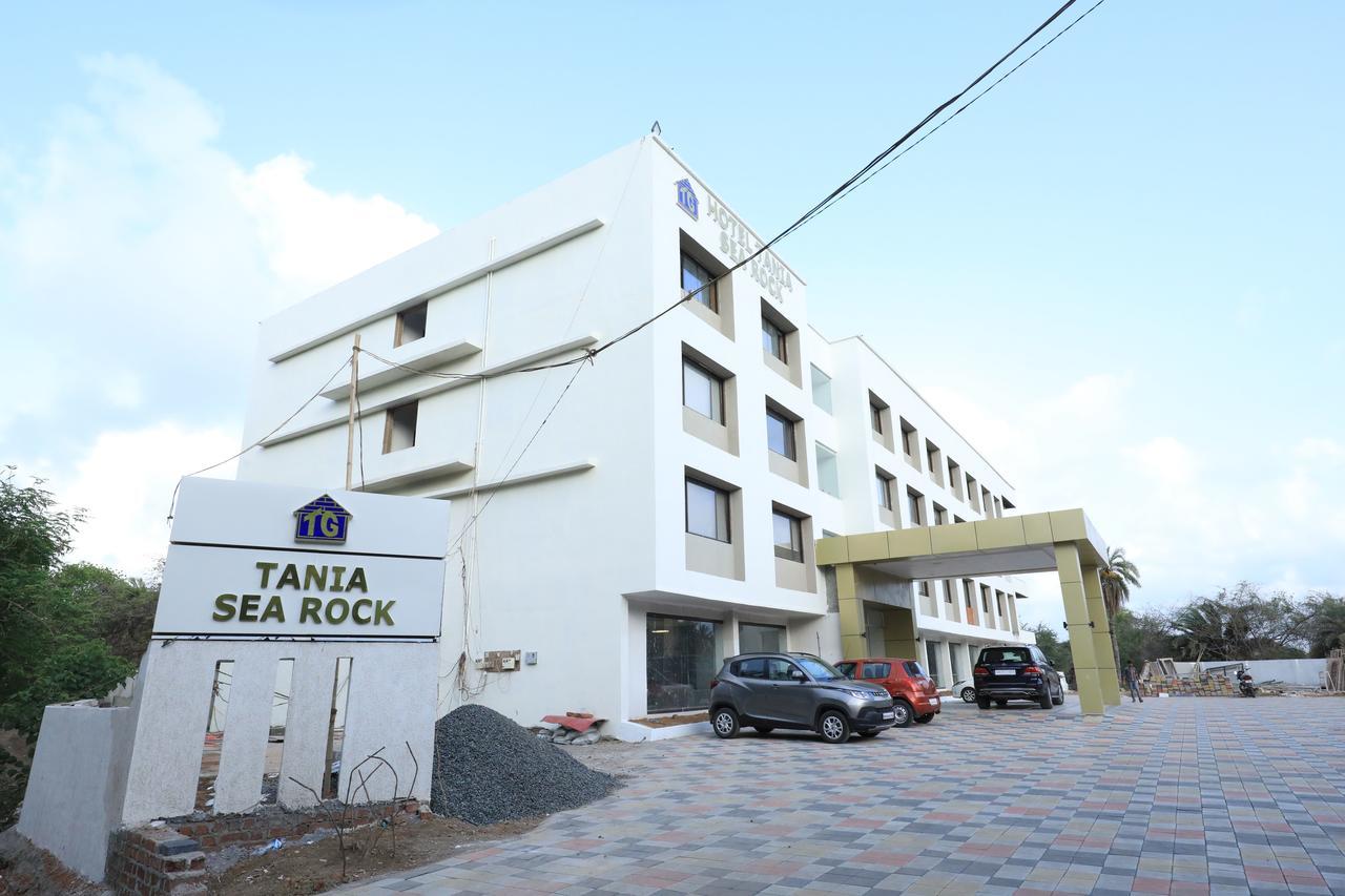 Hotel Tania Searock Даман Экстерьер фото